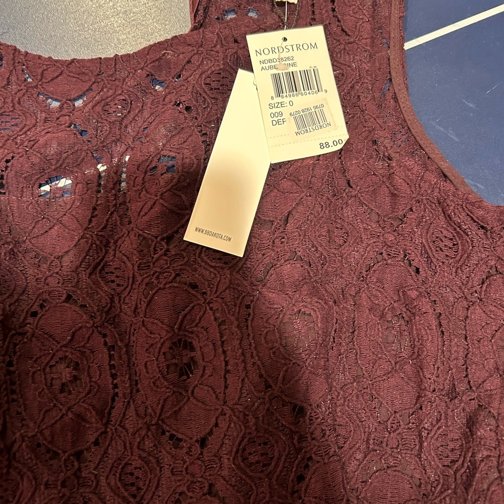 Dresses - Picture 3 of 3